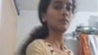 Video Mandi Seksi Gadis Desi Bertubuh Langsing