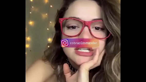 Tarian Rusia Yang Menggoda Dan Downblouse Sensual Di Bigo