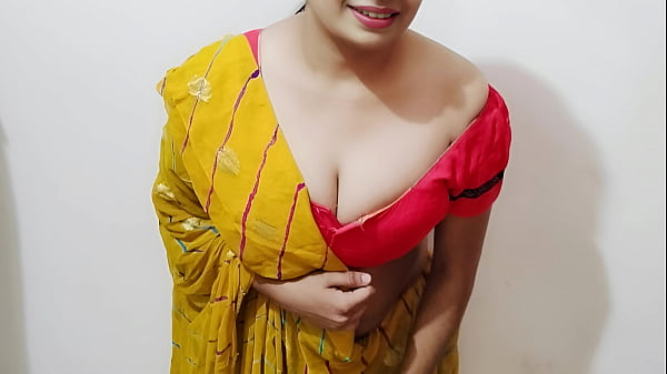 भाभी ने देवर का हाथ में लंड पकड़ा, फिर उसके बड़े डंडे से खुद को चोदवाया