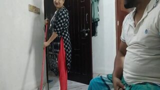 Istri Montok Bantu Suami Ngocok Di Sesi Ngewe Pasutri Desi
