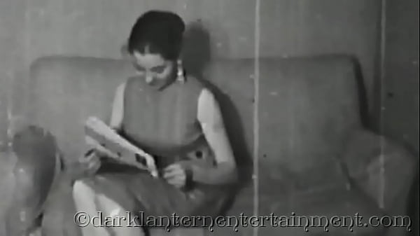 Pertunjukan Hiburan Lentera Hitam, ‘kiriman Nakal Dari Ibu Tiri’