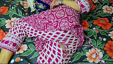 Ibu Tiri Celananya Sobek, Pantat Bulatnya Kena Gilir Anak Tiri.