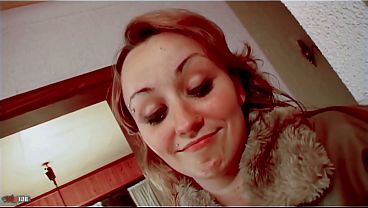 Krystal, Si Arab Seksi Digoda Dan Digaruk Keras Di Sofa Sama Terry