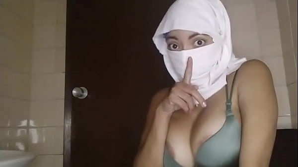 Istri Muslim Arab Gatel Sange Ngentot Masturbasi Basah Berdesah Diam-diam Saat Suami Pergi