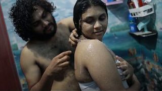 Cewek India Mandi Air Panas, Adik Tiri Sange Banget, Romantis Penuh Nafsu