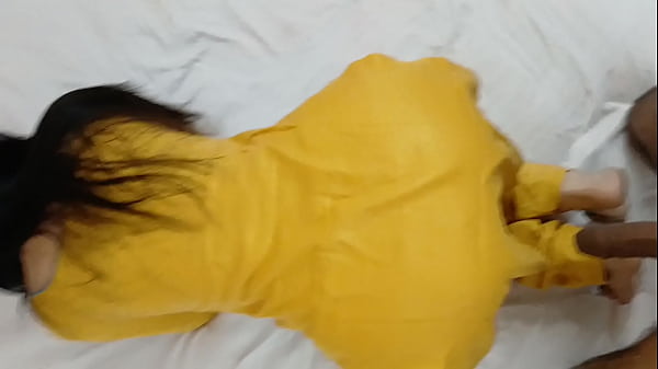 Bokep Ibu-ibu India Montok, Pantat Gede, Ngewe Gaya Doggy Sampe Mampus.
