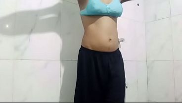 Viral! Adek Tiri Desi India Pamer Gerakan Nakal Di Video Panas