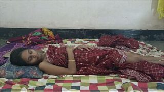 Desi Bhabhi Digebek Tetangga Sampe Mampus Keenakan