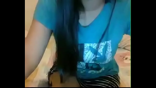 Ngentot Bareng Cewek Indo Seksi Di Camfrog, Crot Di Depan Kamera.