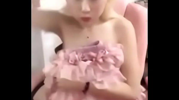 Nih Cewek Cina Bikin Ngilu, Bikin Pengen Gigit-gigit