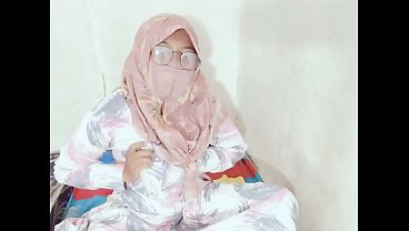 Tante Sexy Indonesia Viral Colmek Pake Botol, Bikin Makin Basah.