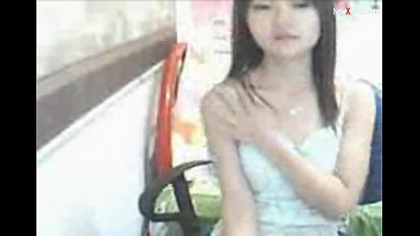 Cewek Cina Abg Colongan, Goyangin T*t* Sambil Ngintip Kamera Sange
