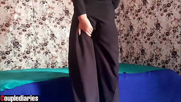 Ibu Hijab Arab Lagi Horny, Manggil Selingkuhannya Buat Main.
