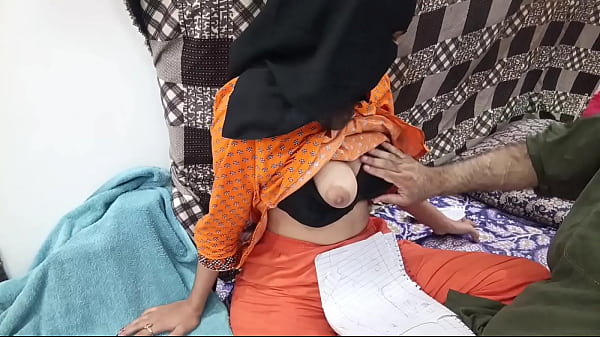 Gadis Pelajar Pakistan Berhijab Digebukin Guru Lesnya Sampe Mampus