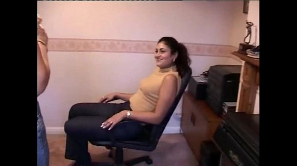 Cewek India Malvina Sama Lisa Inggris Saling Jilat Memek Basah, Part 3.