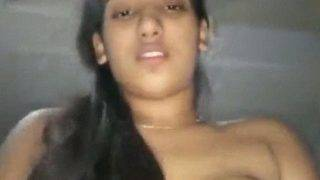 Bini Orang Cantik Ngewe Kontol Pake Kondom Sambil Nunggingin, Goyangin Keras-keras