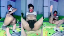 Ica Buka Lebar Pamer Memek Pink Basah Siap Digenjot.