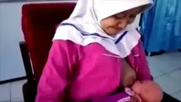 Mahasiswa Kebidanan Lagi Praktek Nyusuin, Bikin Ngaceng