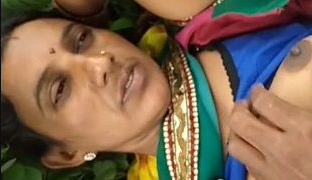 Video Abis Colok Di Tempat Umum, Lokal Desi Kena Entot