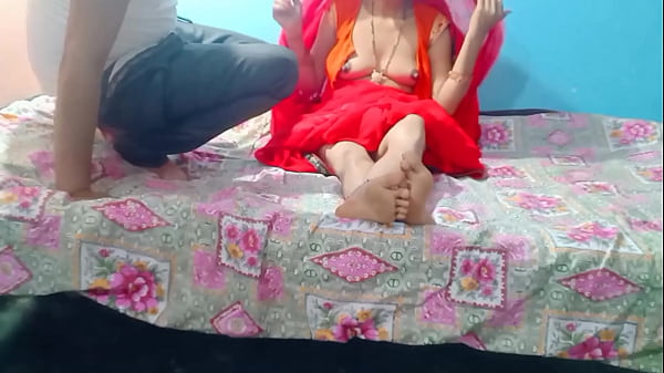 Bhabhi Ke Ghar Mein Akela Milte Hi, Devar Ke Saamne Jhat Se Petticoat Utha Diya, Masti Mein Bhig Gaya Mahaul.
