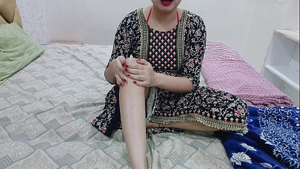 Saat Malam, Kakak Tiriku Sendirian Di Kamar, Aku Pun Masuk Dan Mulai Meraba-raba Tubuh Serta Memijat Bagian Sensitifku Di Depannya.