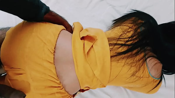 Desi Chachi Lagi Keras Digebukin, Crot Di Mana-mana
