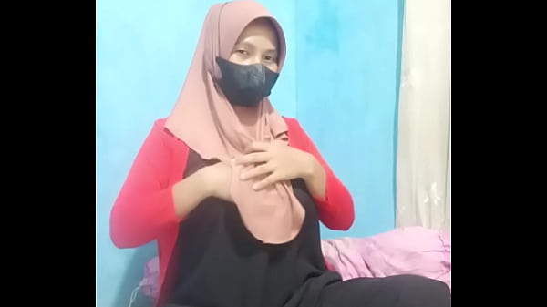 Gadis Berhijab Crot Pakai Dildo, Muncrat Nikmat Sampai Lemas.