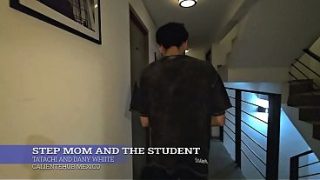 Ibu Tiri Lagi Panas Sama Murid, Siap-siap Aja.