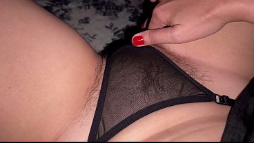 Nonton Ibu Nakal Ini Lagi Mainin Memek Bulu Lebatnya. Pov Dari Pandangan Pertama.