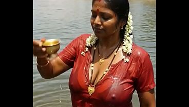 Desi Bhabhi Ai, Bikin Loe Ngaceng Sendiri