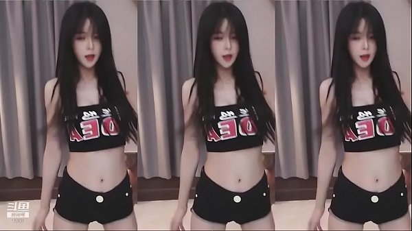 Cô Gái Trung Quốc Nhảy Múa Khoe Thân Hình Nóng Bỏng