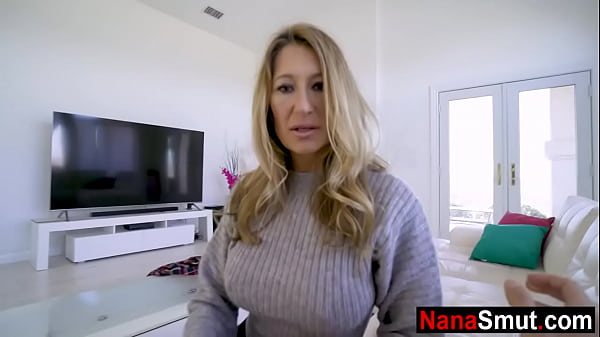 Nenek Tiri Lagi Horny Minta Digenjot Sama Cucu Tiri