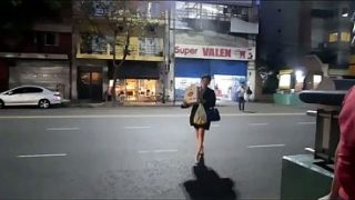 Di Tengah Pandemi Dan Gegeran Rock And Roll, Pas Karantina Total, Nyokap Temenku Ke Supermarket Dan Dapet Dua Jenis Siapa Aja Yang Siap Digebuk.