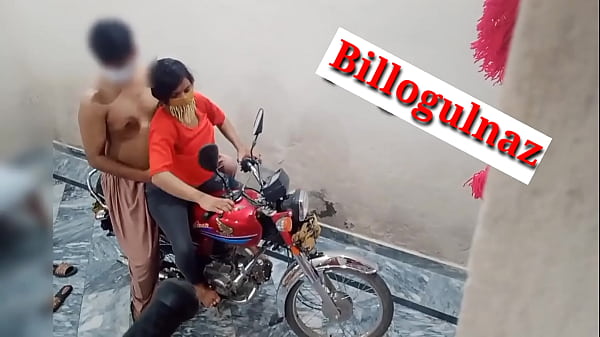 Ibu Mertua Lagi Goyang Sepeda, Temenku Langsung Ngewe Dari Belakang Pake Audio Hindi