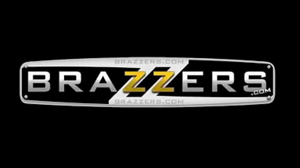 Brazzers, Bintang Porno Sialan, Toket Gede Banget Bikin Ngiler!