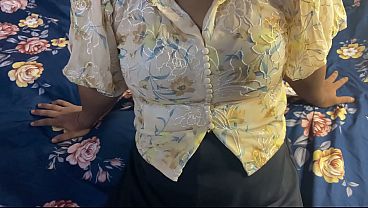 Nagma Bhabhi Digebrek Pas Musim Hujan, Suara Hindi, Video Bokep Xxx Baru Yang Bikin Makin Basah.