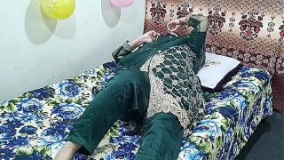 Cewek India Udah Nikah Manggil Bocah Muda, Langsung Digebukin Hot Pakai Suara Hindi.