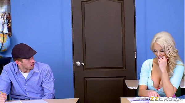 Brazzers – Kenzie Taylor – Tete Gede Di Sekolah Bikin Ngaceng