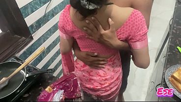 Desi Bhabhi Dapur Panas, Ngewe Sambil Masak, Cipokan Basah!