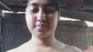 Bodong Gede Montok, Cewek Lokal India Siap Digebukin.
