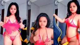 Tante Nadine Tobrut Live, Goyangannya Bikin Tegang, Bikin Makin Pengen Ngeliat Lebih Dalam.