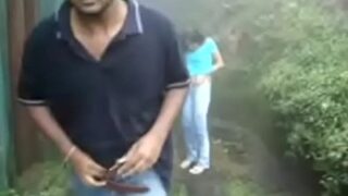 Video Mesum Tamil Pasangan Horny Ngewe Di Tengah Hujan Deres