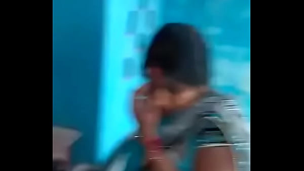 Desi Tante Binal Yang Bikin Ngilu, Bawa Getaran Panas Di Setiap Gerakannya