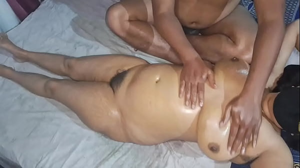Desi Indian Bhabhi Naked Full Body Pijat Panas
