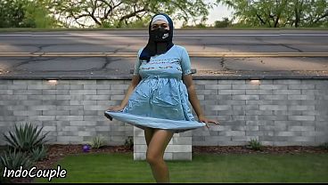 Mahasiswi Hijab Jogging Di Tempat Umum Kasih Blowjob Demi Duit