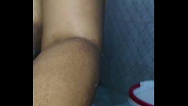 Mandiin Bareng Tante Step Hot, Mulus Basah Kena Kamera Tersembunyi, Real Istri Orang.