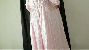 Bokep Indo Nyobain Dress Baru, Pantat Gede Montok Bikin Ngiler Pengen Colok.