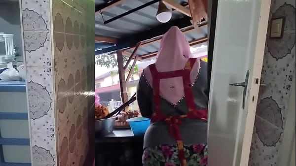 Ibu-ibu Muslim Indonesia, Montok Dan Bikin Greget.