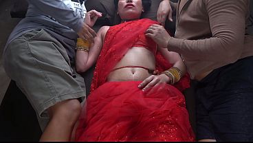 Ibu Tiri India Dan Anak Tiri Laki-laki Lagi Mesum Di Ranjang, Nafsu Terbakar Panas.