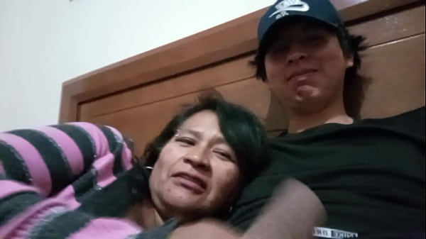 Aku Lagi Kencan Panas Bareng Mertua Sialan, Gebrakan Ranjang Bikin Mampus.